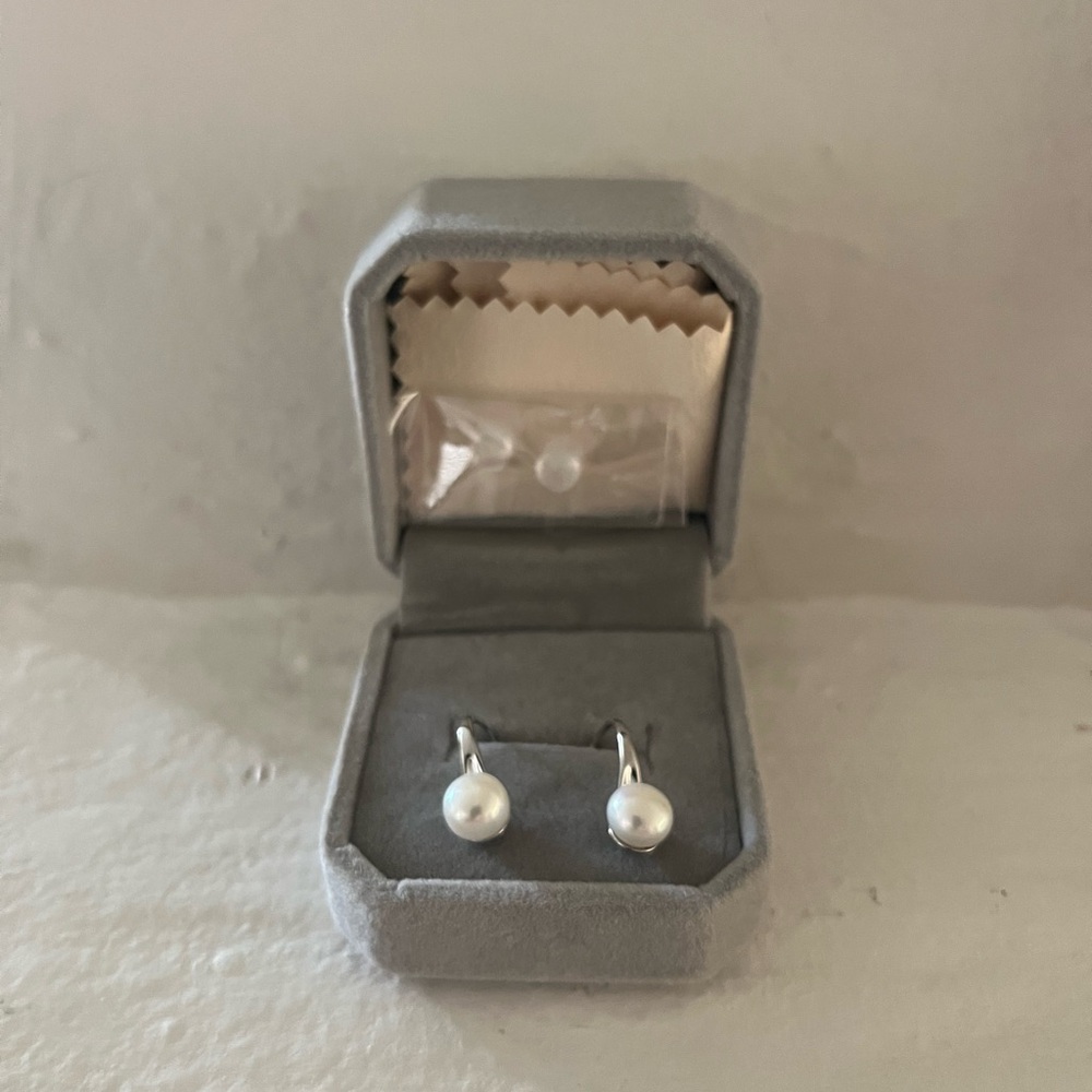 Faux Pearl Earings